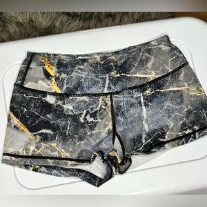 Size small savage barbell marble shorts